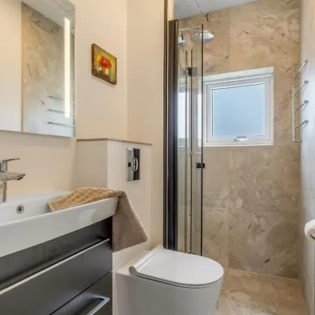Kurt - 600m From The Sea By Interhome