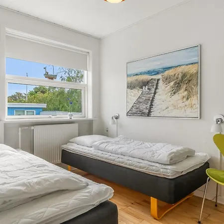 Kurt - 600m From The Sea By Interhome *