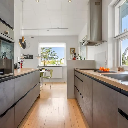 Kurt - 600m From The Sea By Interhome